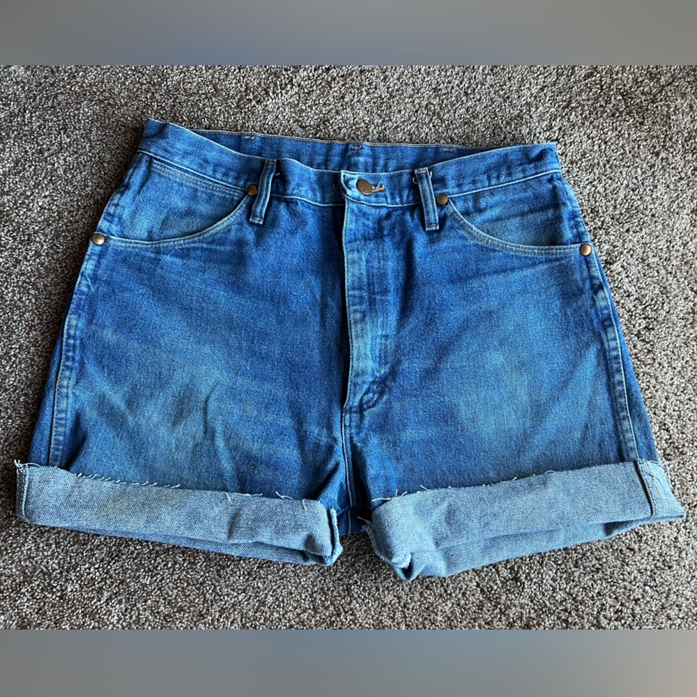Wrangler Retro Distressed High Waisted Jean Shorts Size 7/8